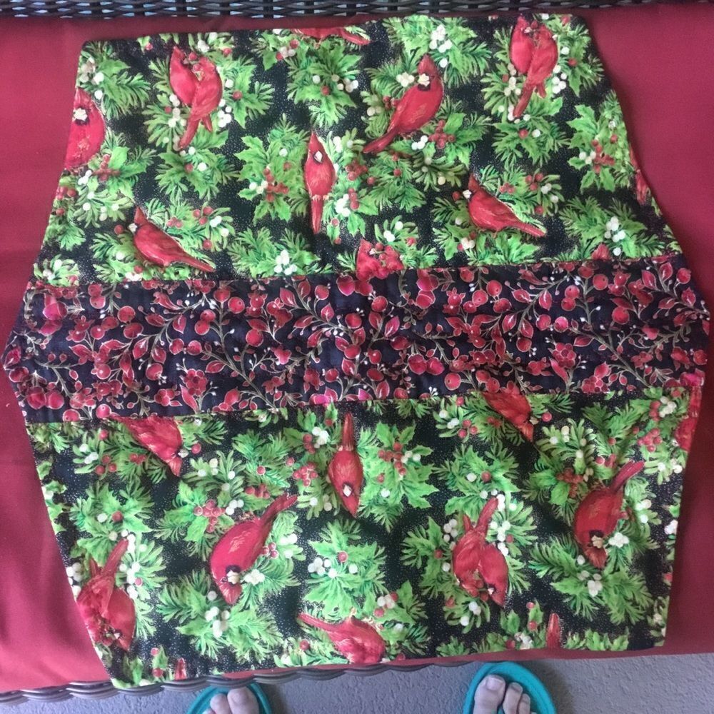 NWT Hand Crafted, Quilted Beautiful Cardinals Holiday Runner